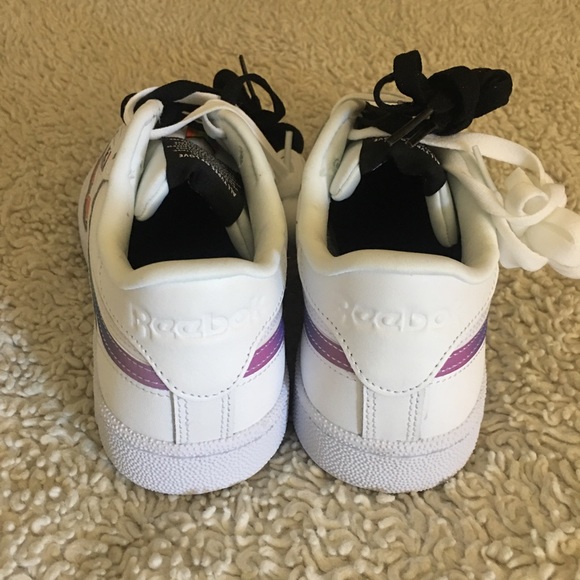 Reebok - Picture 4 of 11